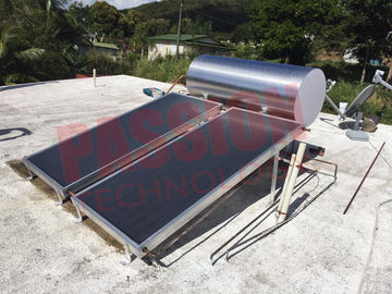 Pemanas Air Tenaga Surya Plat Datar Bertekanan Lapisan Titanium Biru Dengan Paduan Aluminium Mendukung